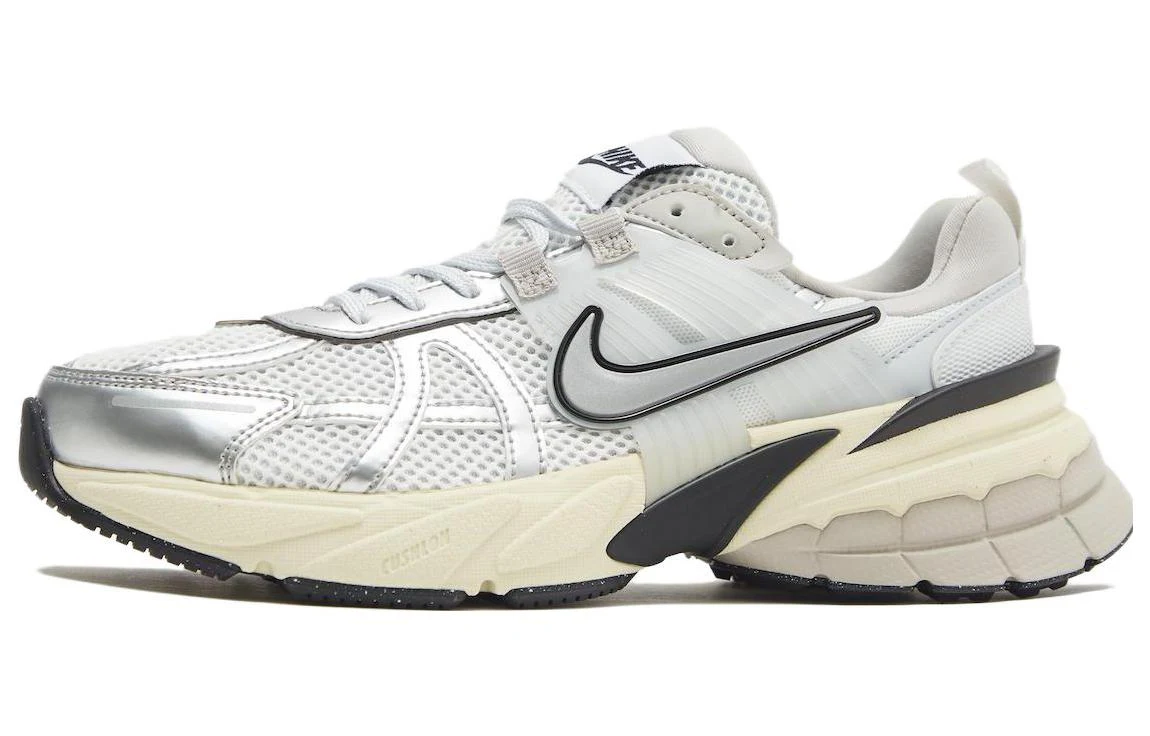 Nike V2K Run «Summit White Metallic Silver»